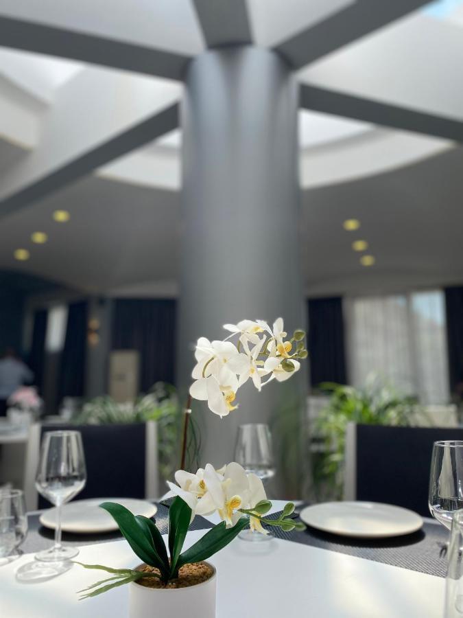 גולם Atrium Deluxe Resort מראה חיצוני תמונה