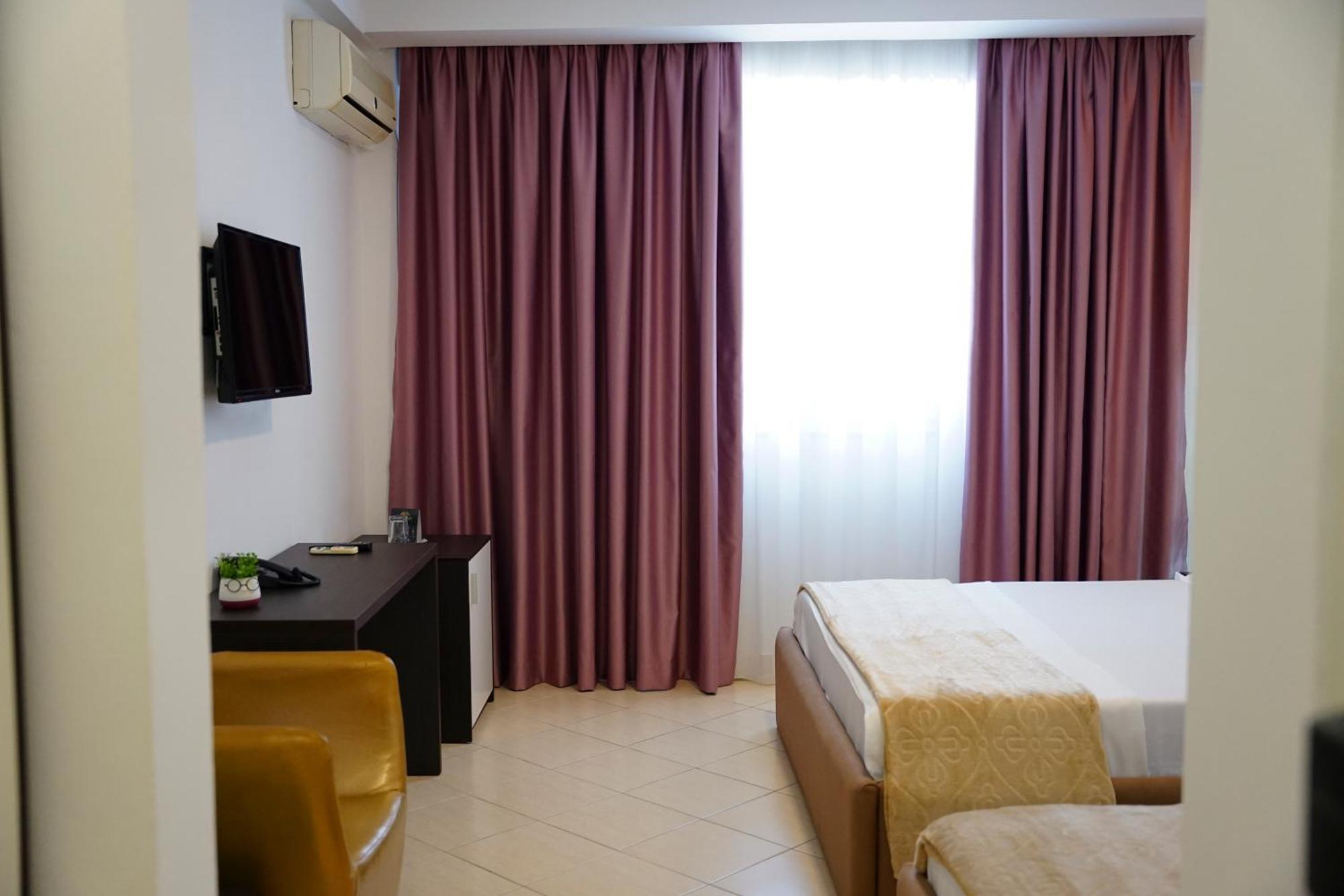 גולם Atrium Deluxe Resort מראה חיצוני תמונה