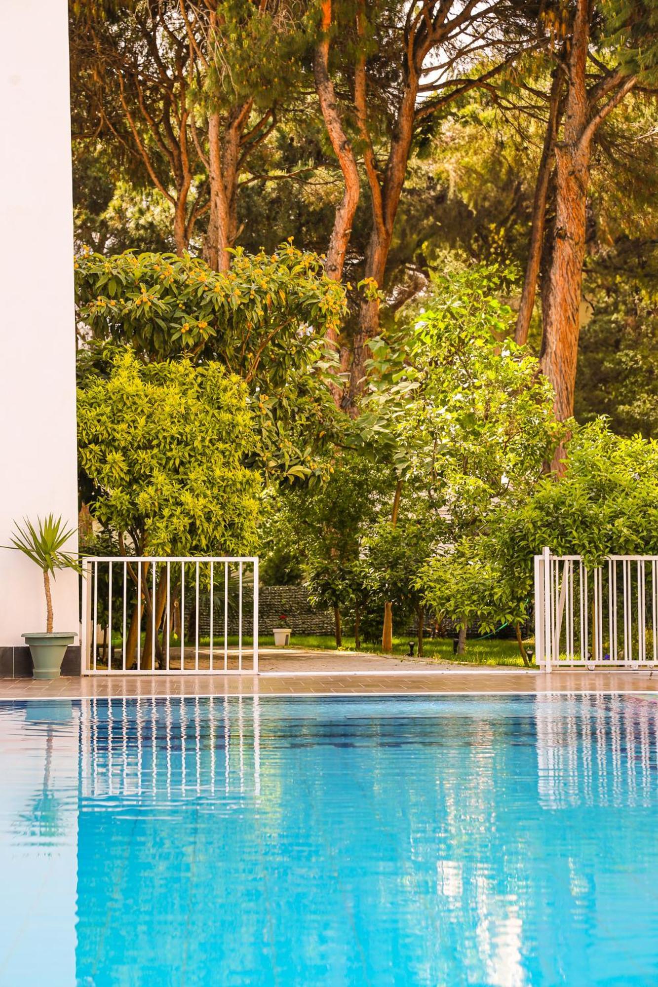 גולם Atrium Deluxe Resort מראה חיצוני תמונה